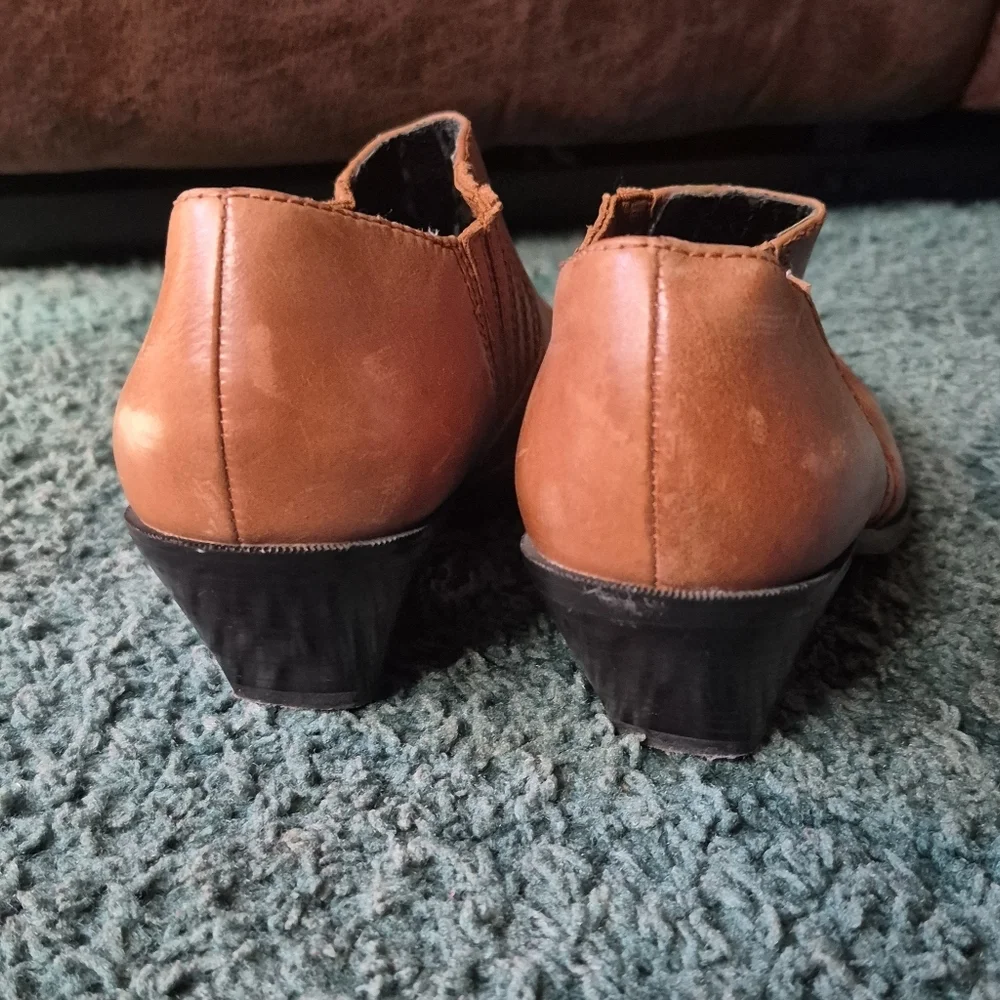 Reba Women's Tan Leather Galoon Ankle Boots 6.5M